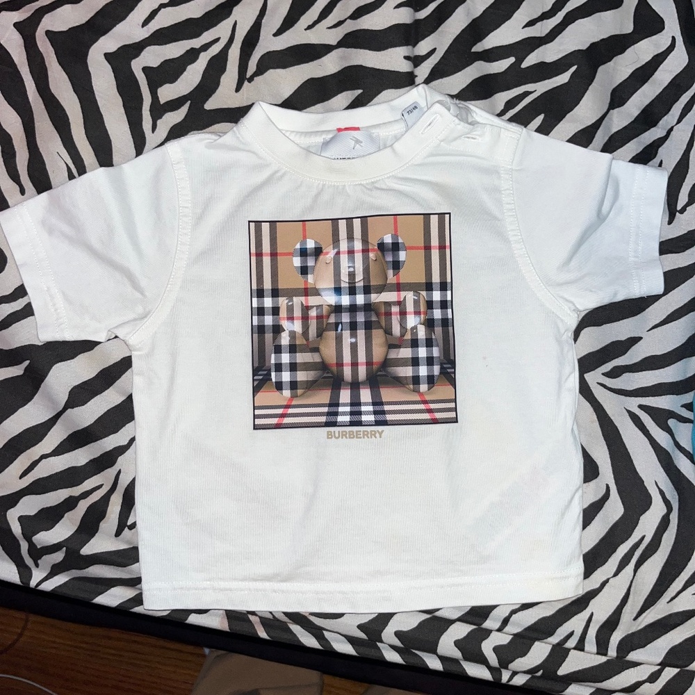 Burberry teddy bear tshirt